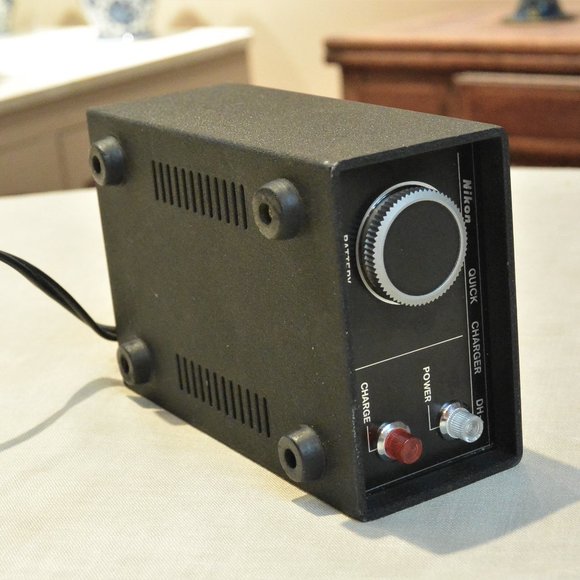 Nikon Quick Charger DH-1 - Picture 8 of 8